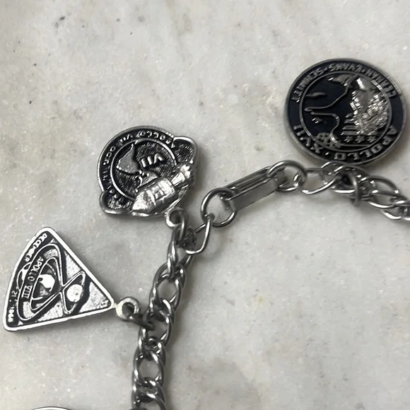 NASA Apollo Missions VII-XVII Large Charms Bracelet - Picture 6 of 7
